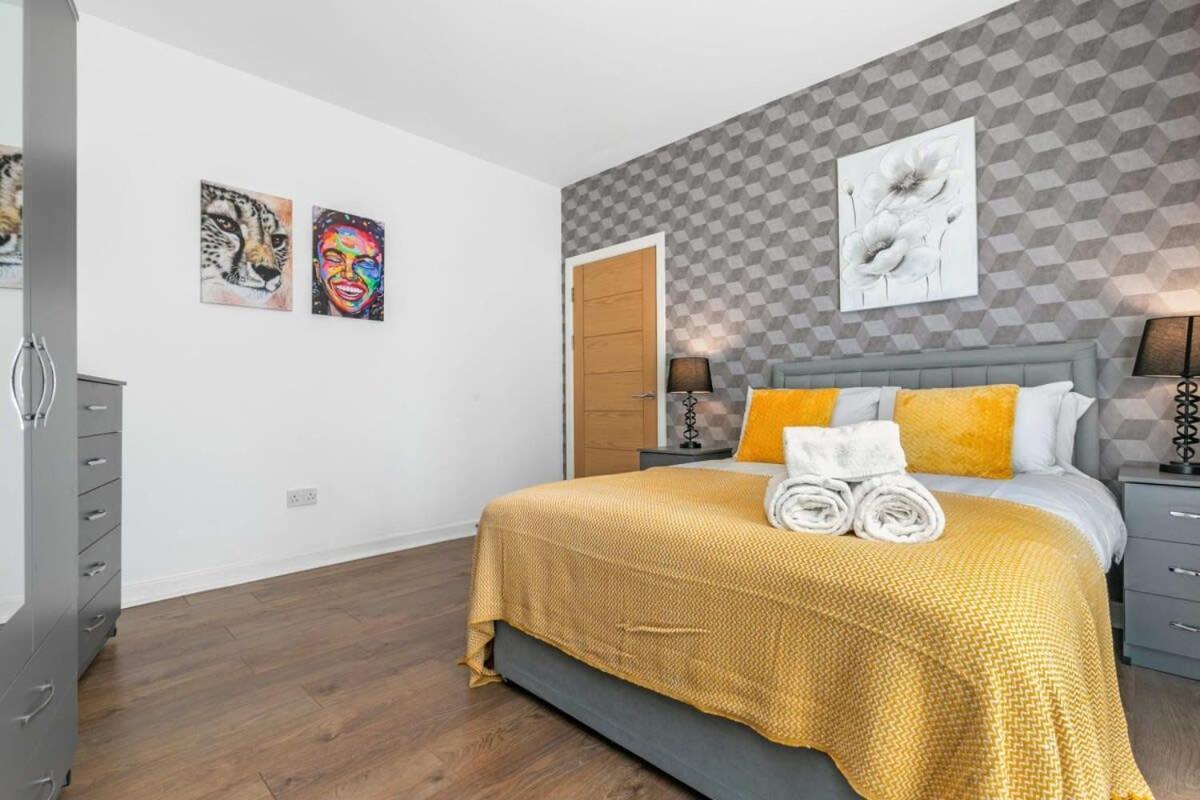 Spacious 1 Bedroom Apartment In Central Woking Exterior foto